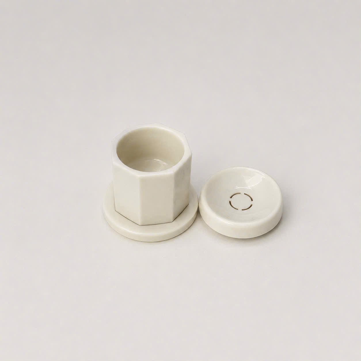 Tinting Plastic jar + Lid